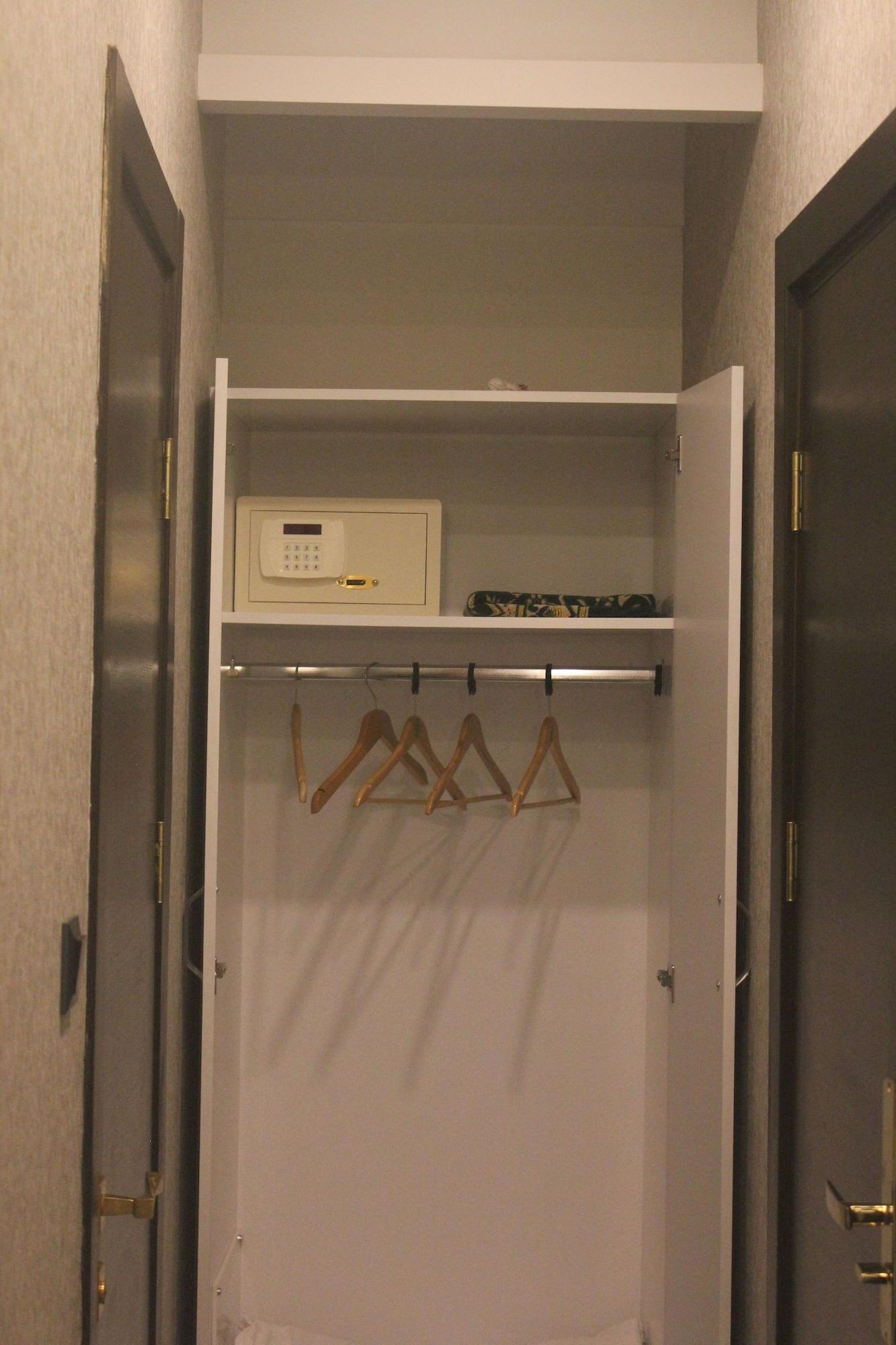 Hotel Taksim Home Istanboel Buitenkant foto