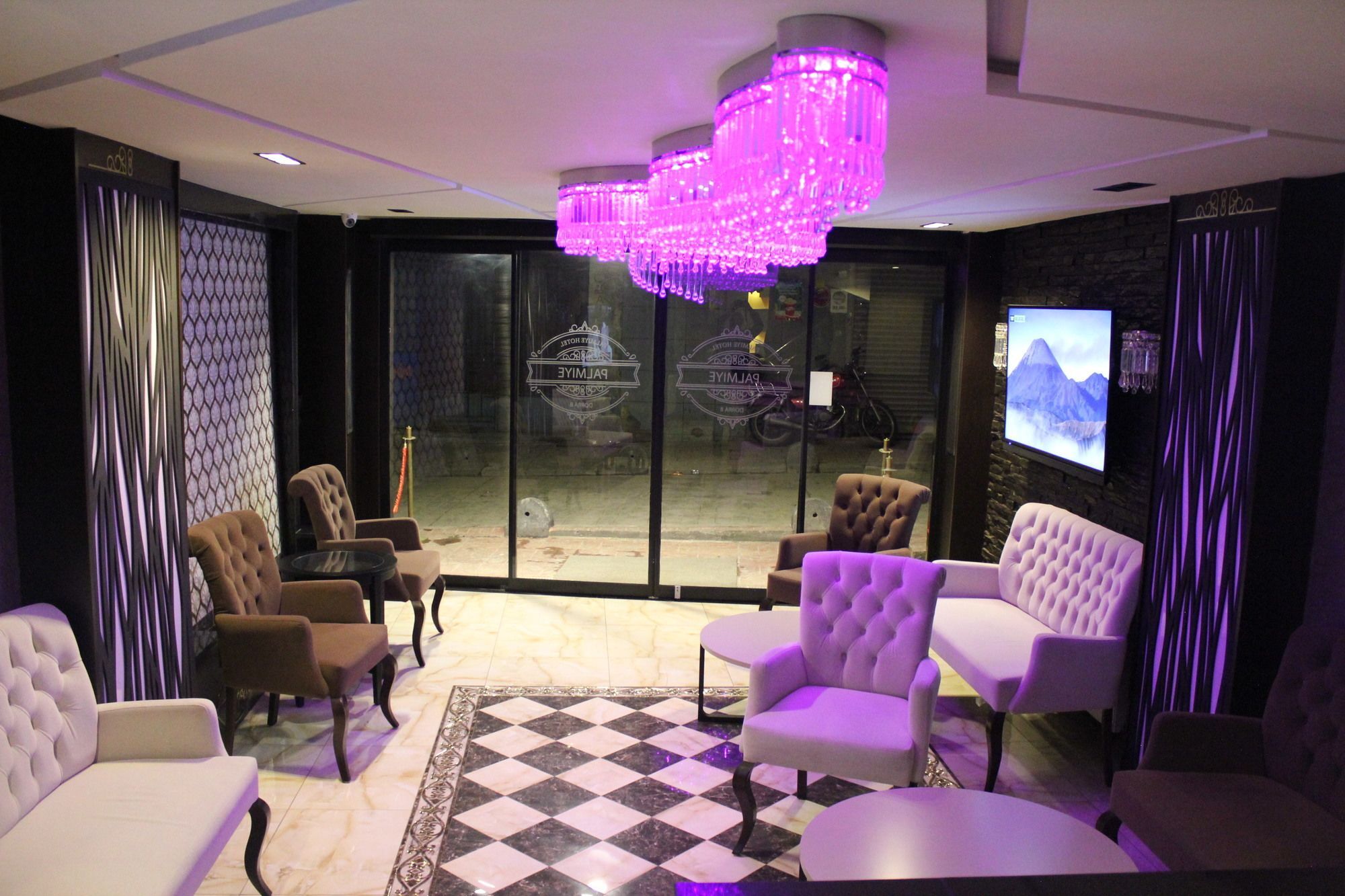 Hotel Taksim Home Istanboel Buitenkant foto